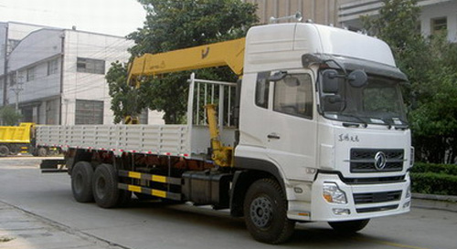 東風(fēng)天龍隨車起重運輸車