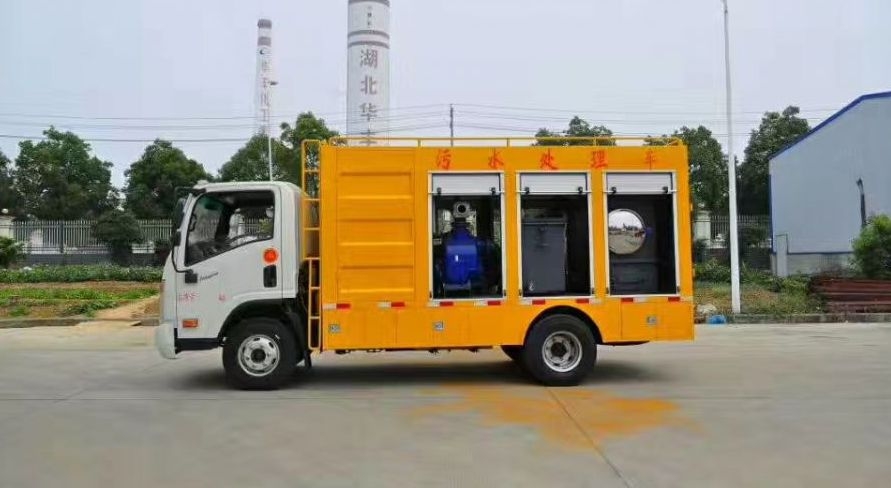 重汽王牌污水處理車