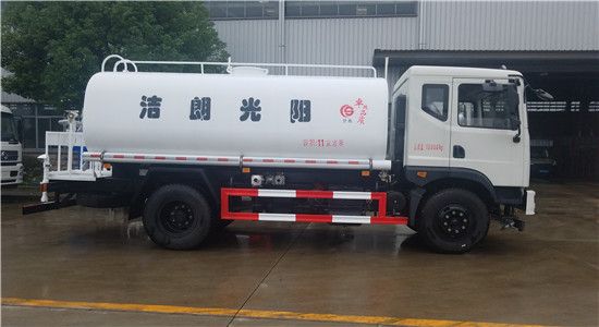 東風(fēng)T3灑水車（10噸--15噸）